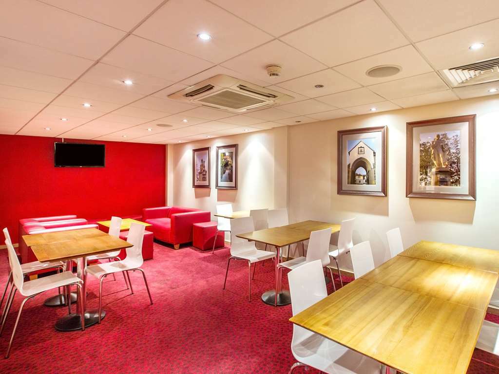 Travelodge Hotel 3*